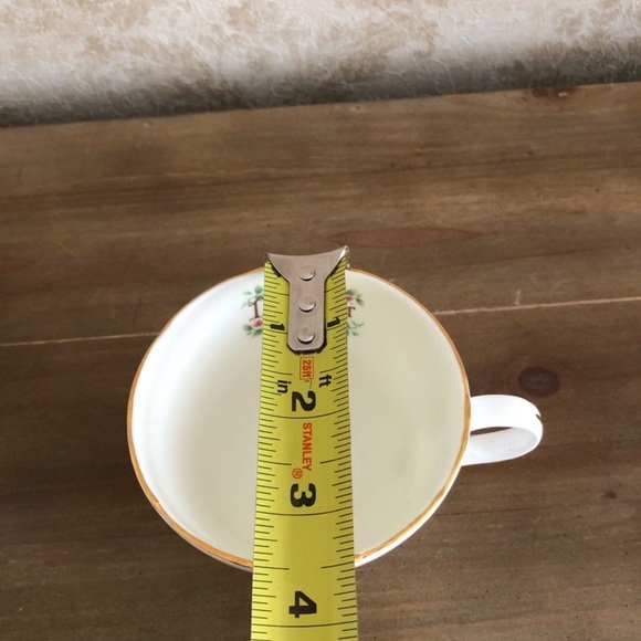 Vintage Staffordshire holly teacup & saucer set - Picture 7 of 10